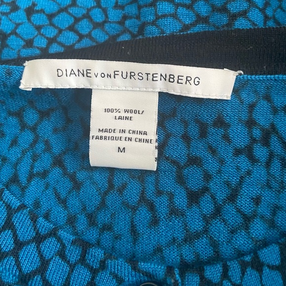 Diane Von Furstenberg sweater size medium - Picture 3 of 9